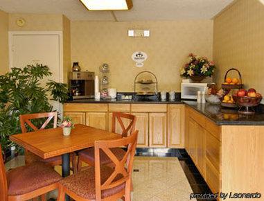 Hotel Super 8 By Wyndham Camp Springs/Andrews Afb Dc Area Zewnętrze zdjęcie